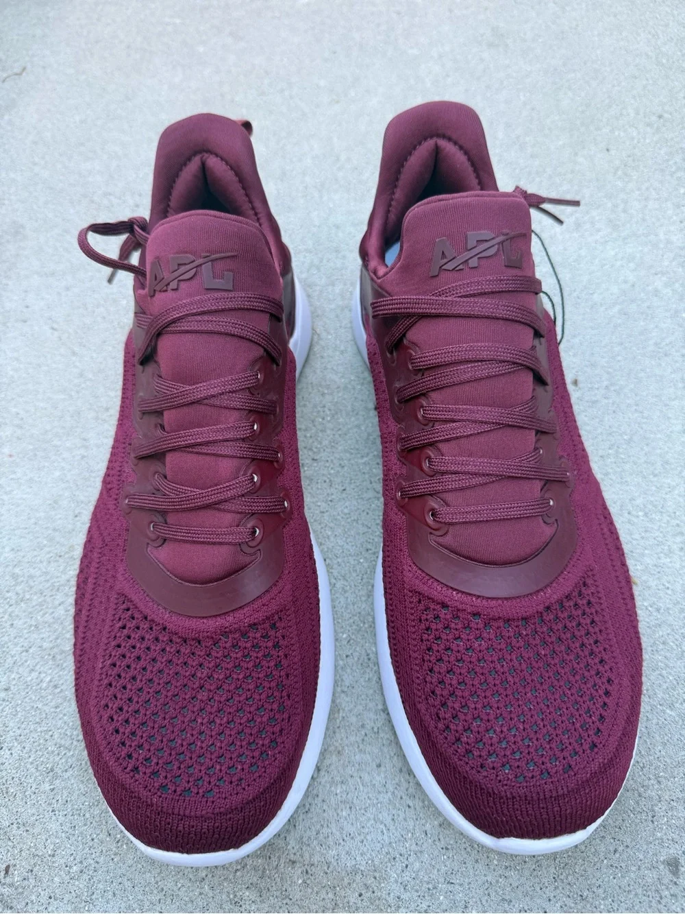 APL Techloom Tracer Knit Lowtop Running Sneaker in Burgundy Size 7.5